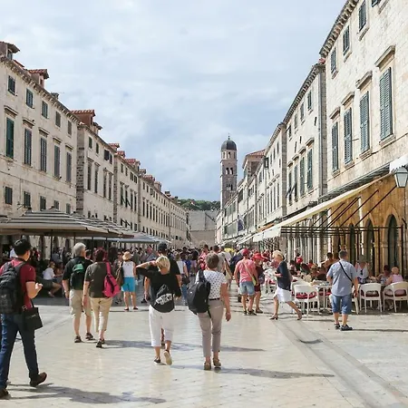 Solis Occasus 公寓