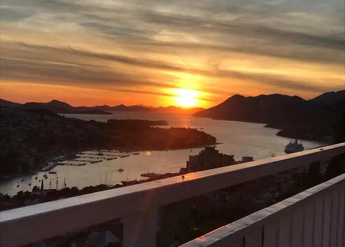 Solis Occasus Apartment