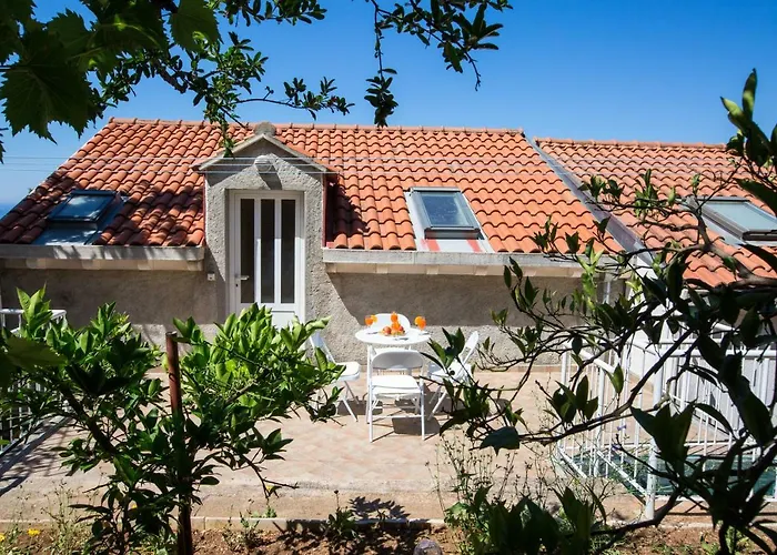 Solis Occasus Apartment