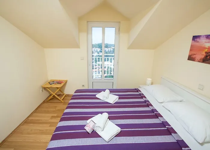 Solis Occasus Apartment *